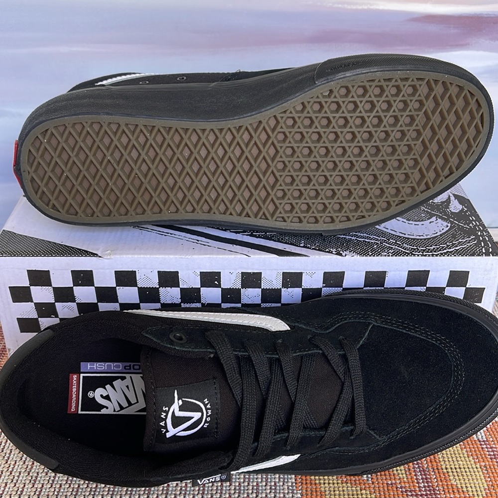 Vans WMNS Rowan
Black/Black/White
VN0A5JICB8C
Sneakers - Picture 7 of 16